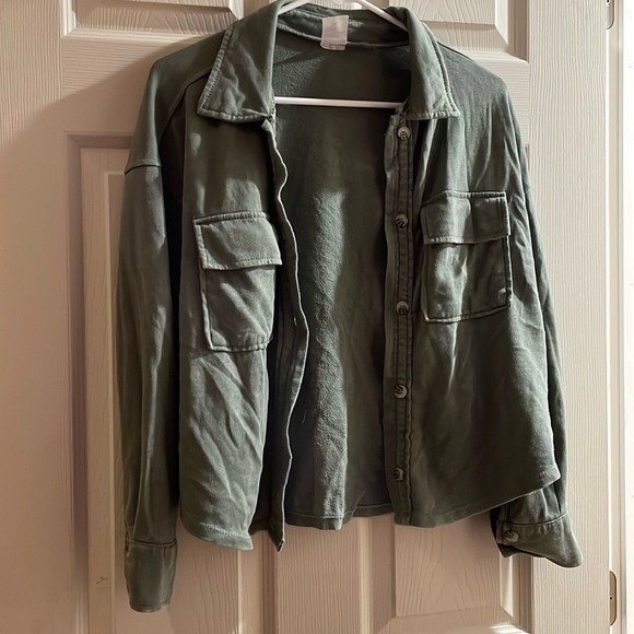 No boundaries button up - Picture 1 of 2